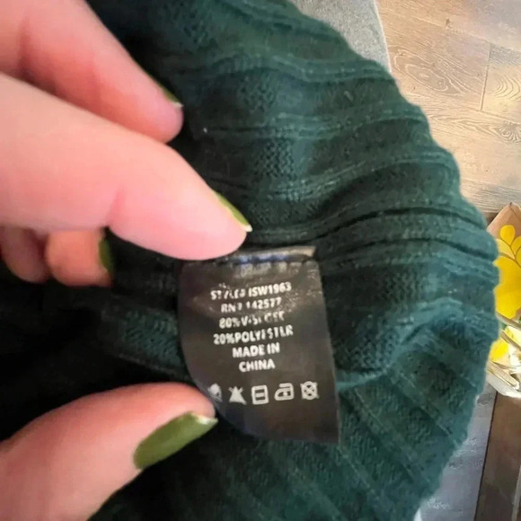Iris Sweater - Small - Picture 5 of 6